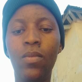 Babysitter Germiston: Mpho Tsemeli