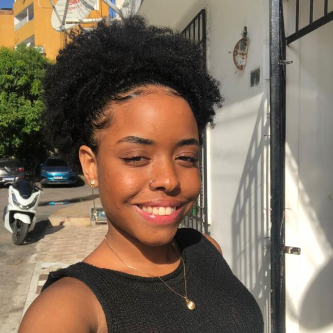 Babysitter in Salvador: Ana