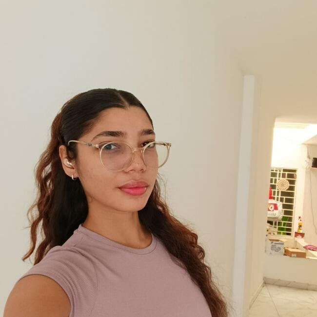 Babysitter in Soledad: Karina Mejía