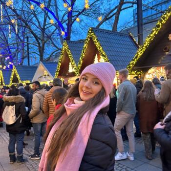 Babysitter in Sydney: Nicole