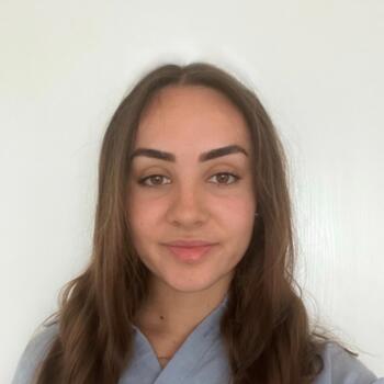 Babysitter in Bordeaux: Louna