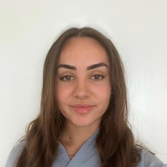 Babysitter in Bordeaux: Louna