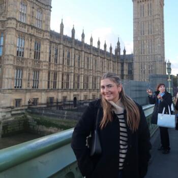 Babysitter in London: Sidney