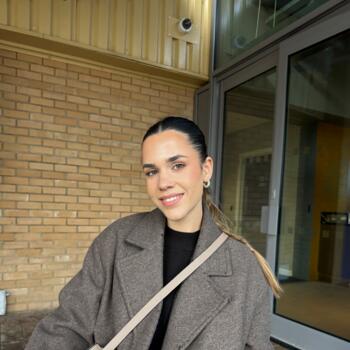 Babysitter in Madrid: Lucia