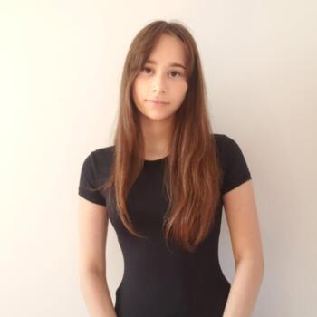 Babysitter in Paris: Roxane