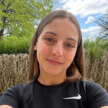 Baby-sitter Coulanges-lès-Nevers: Lola