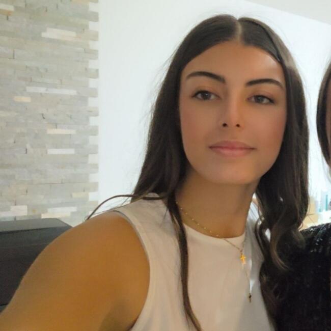 Babysitter in Menucourt: Mélody