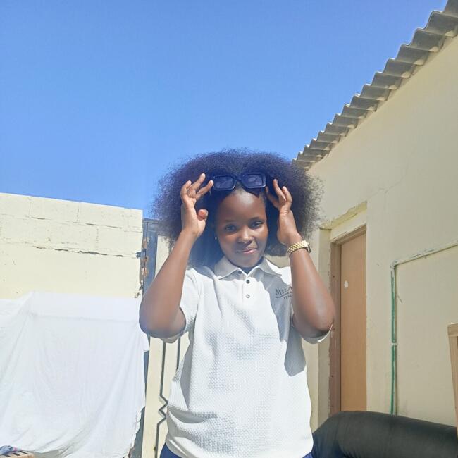 جليسة أطفال في أبوظبي: NATURINDA RACHEAL