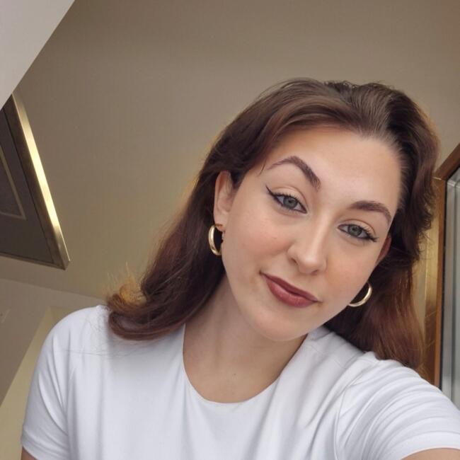Babysitter in Izola: Tia