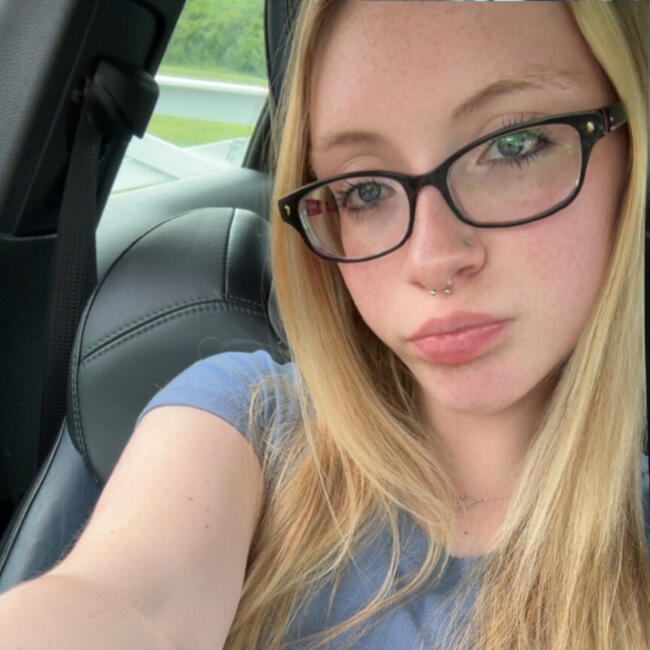 Babysitter in Dayton: Kara