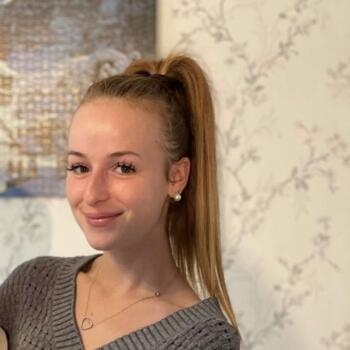 Babysitter in Saint-Nicolas (Wallonie): Tania