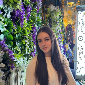 Babysitter in Staten Island: Ariana