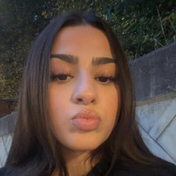 Barnvakt i Bro: Lana