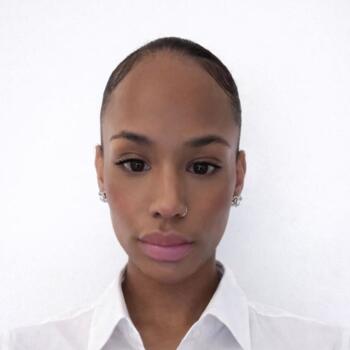 Babysitter Haar: Djamila