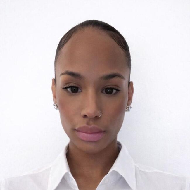 Babysitter in Haar: Djamila