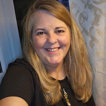 Nanny in North Miami: Viviane
