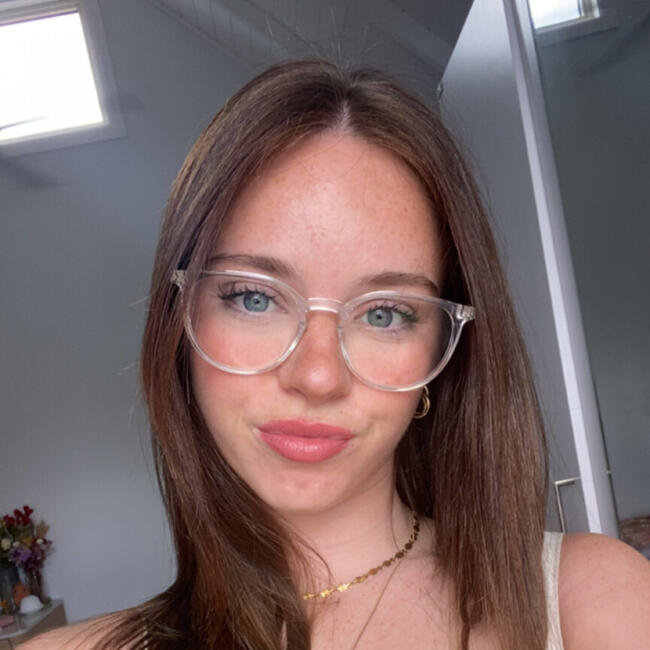 Babysitter in Wollongong: Nikki