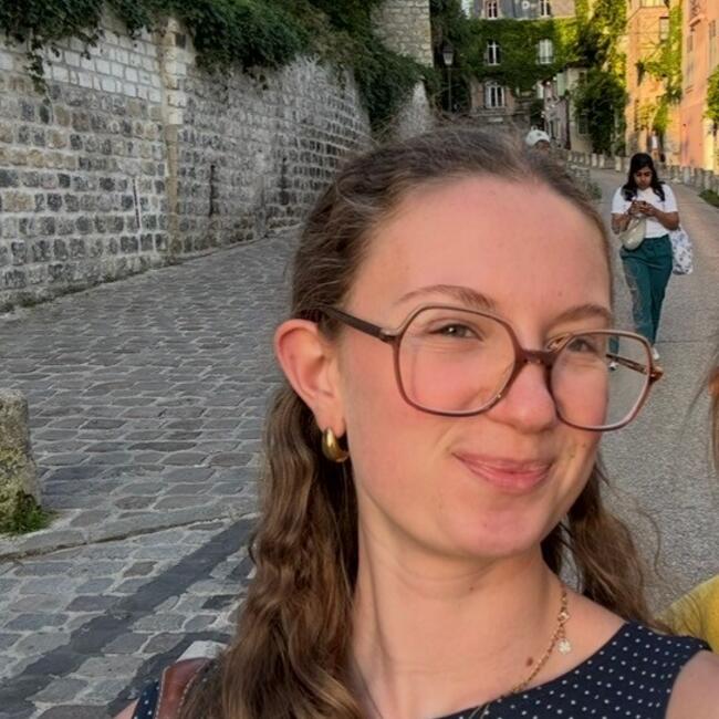 Babysitter in Brest: Manon