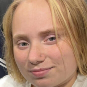 Babysitter in Guyancourt: Leana