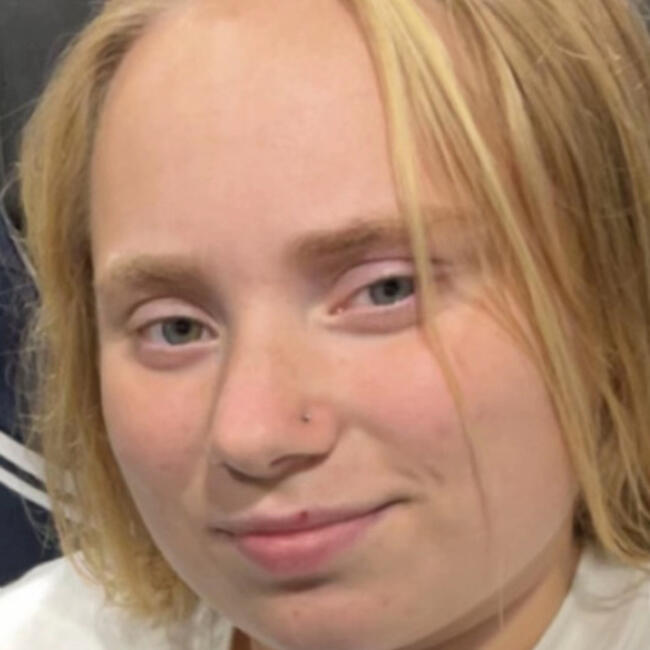 Babysitter in Guyancourt: Leana