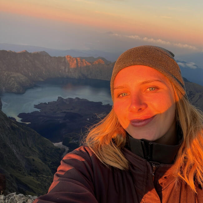 Babysitter in Auckland: Phoebe