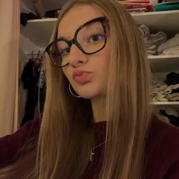 Babysitter in Châteaubourg: Candice