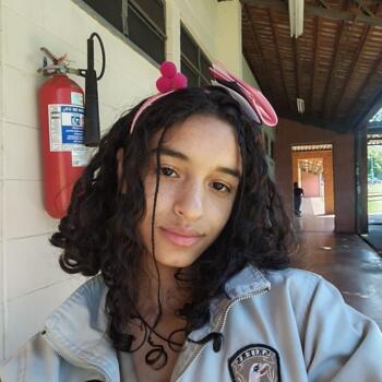 Babysitter in Rolândia: Suellen