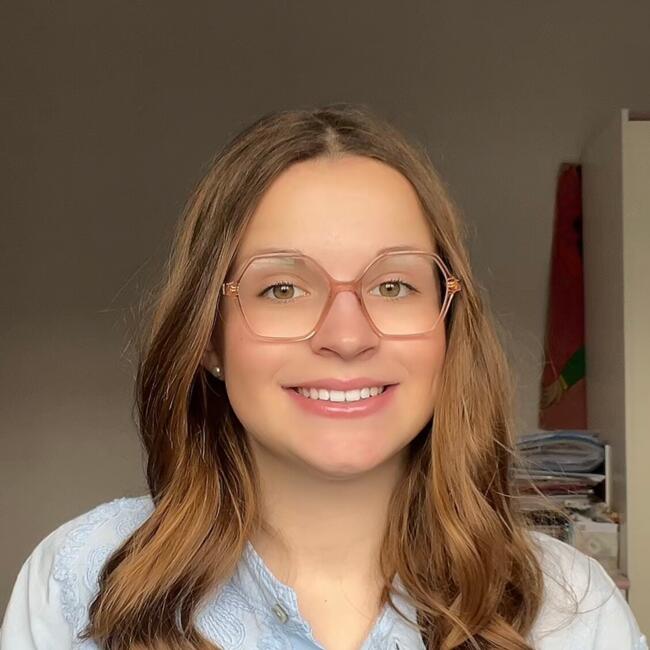 Babysitter in Aire-sur-la-Lys: Anna
