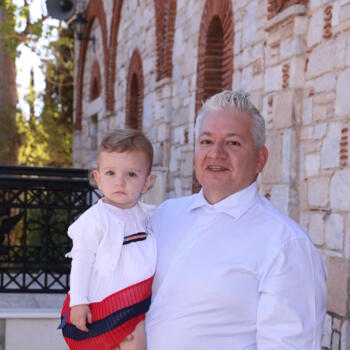 Babysitting job in Paianía: babysitting job Manos