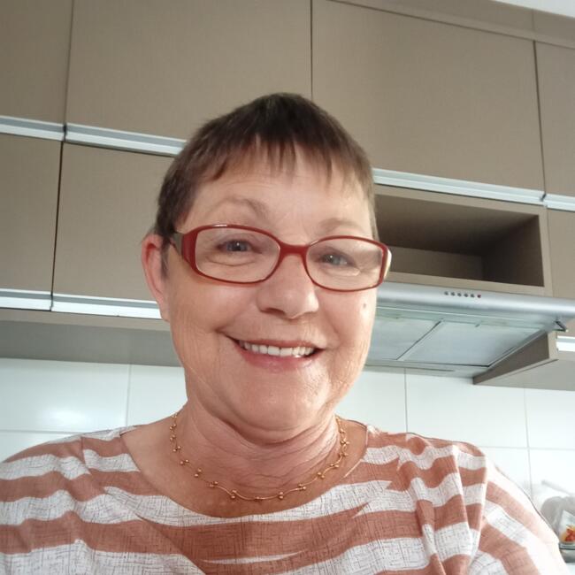 Babysitter in Jaraguá do Sul: Ruth