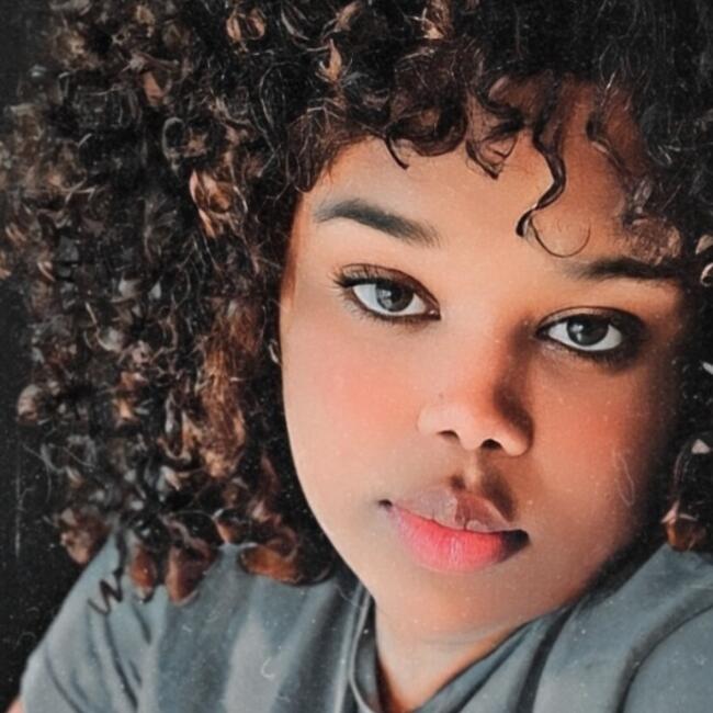 Babysitter in Agualva: Emilly