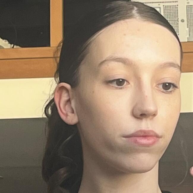 Babysitter in Turretot: Justine