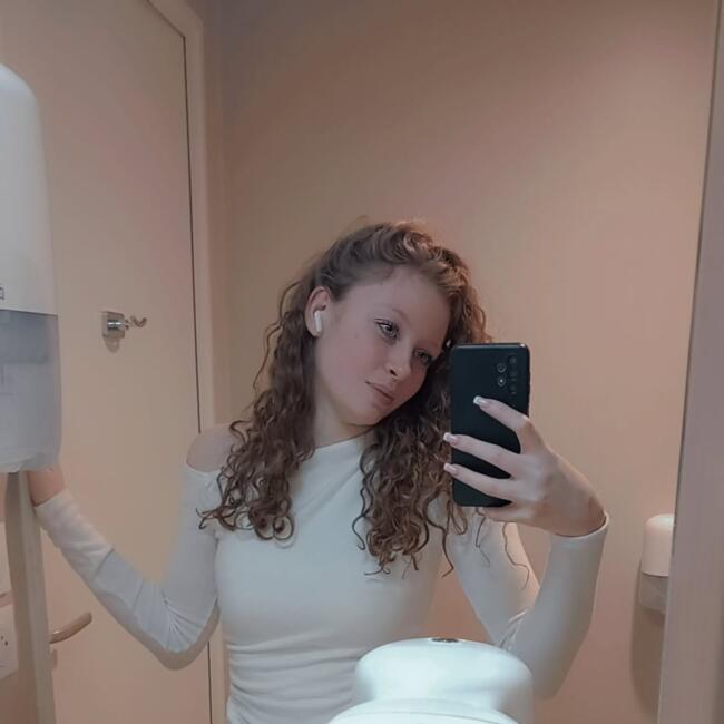 Babysitter in Marseille: Lisa