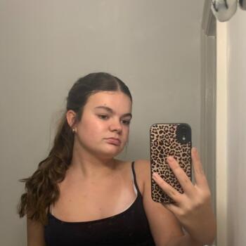 Babysitter in Crediton: Jess