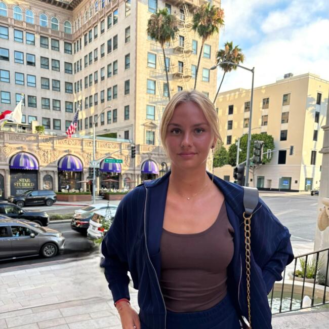 Babysitter in Paris: Maeva