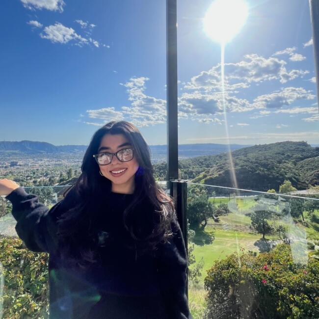 Babysitter in Corona: Leslie