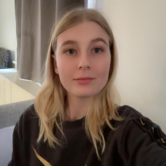 Babysitter in Lille: Naomi