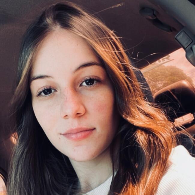 Babysitter in Maringá: Luana