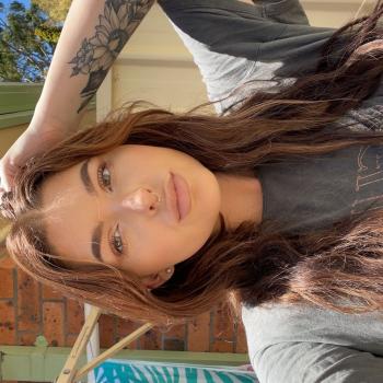 Babysitter in Tamworth: Hannah