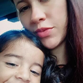 Emprego de babá em Uberlândia: emprego de babá Kathleen