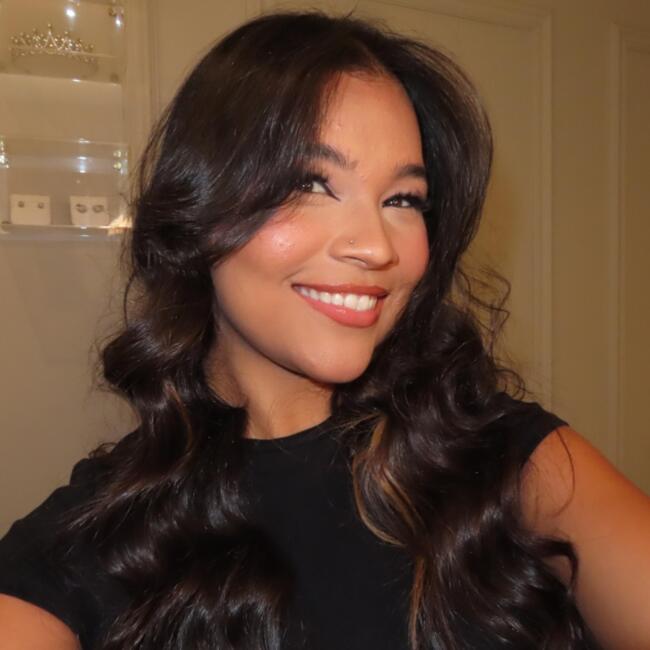 Babysitter in Leeuw-Saint-Pierre: Sarah Sousa