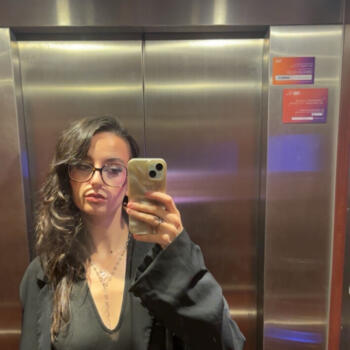 Babysitter in Brest: Julie