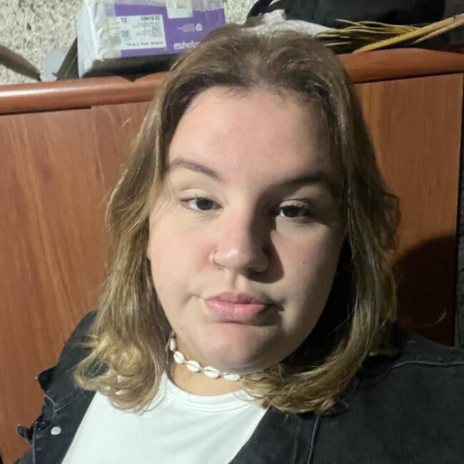 Babysitter in São José (São José): Yasmin