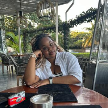 Babysitter em Coimbra: Sharon