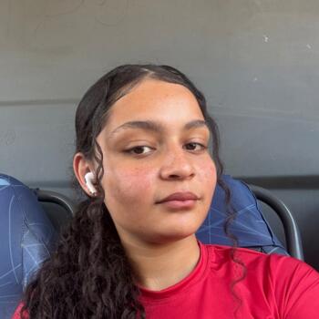 Babysitter in Anápolis: Emilly