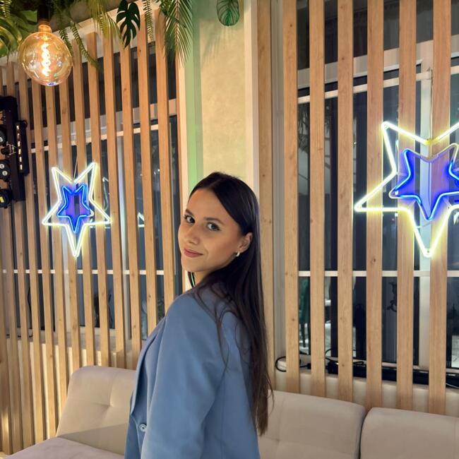 Babysitter in Bucharest: Evelina