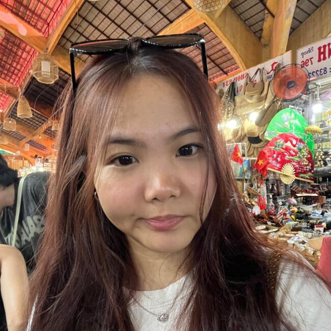 Pengasuh di Singapore: Claris