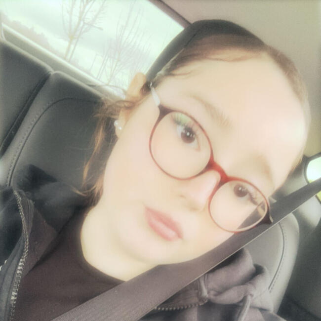 Babysitter in Charleroi: Clara ines