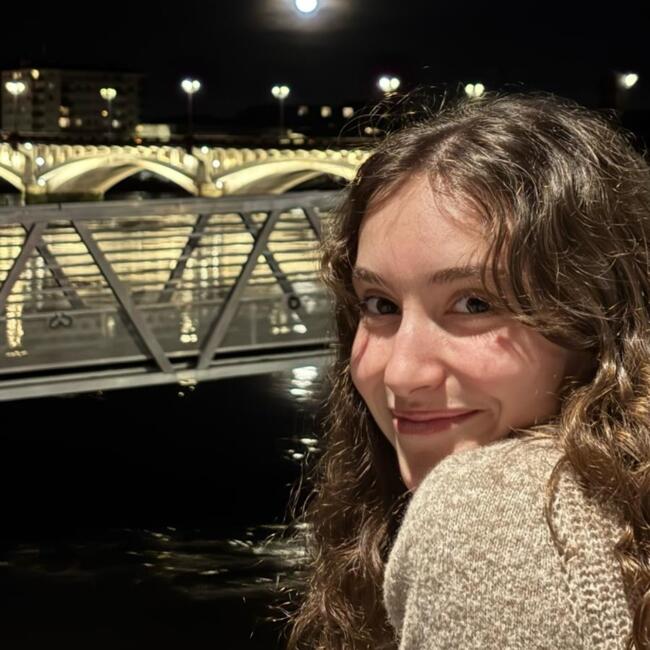 Babysitter in Bayonne: Amandine