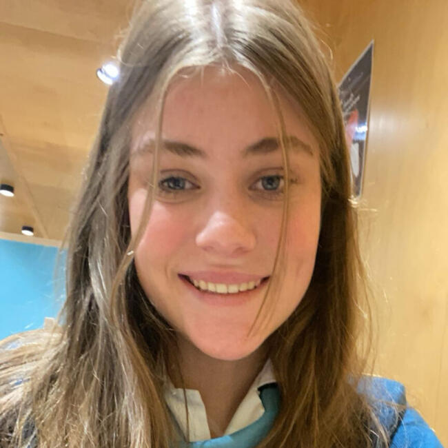 Babysitter in Canberra: Chloe